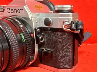 Canon AE-1 SLR Film 35mm Camera 50mm Canon 1 : 1.8 FD Lens